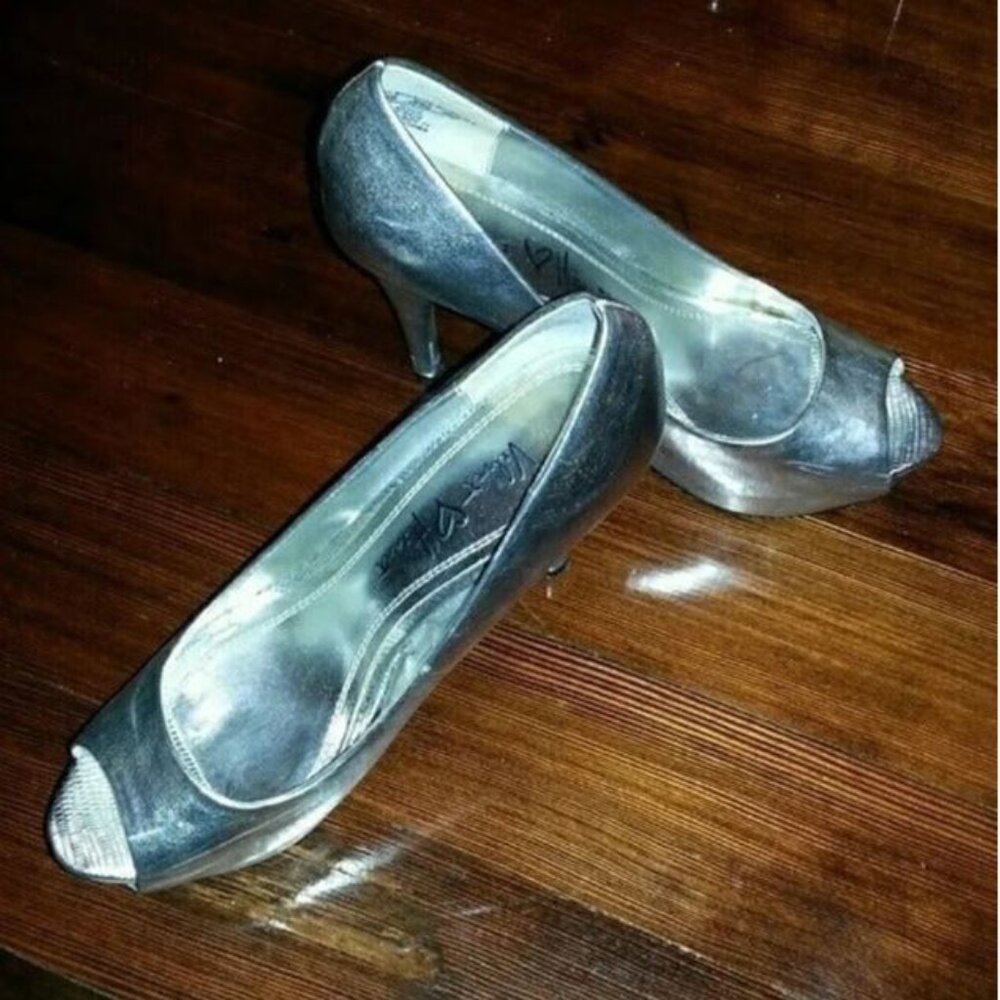 Silver Heels - Size 6.5